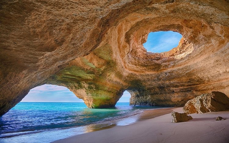algarve-caves-portugal.jpg