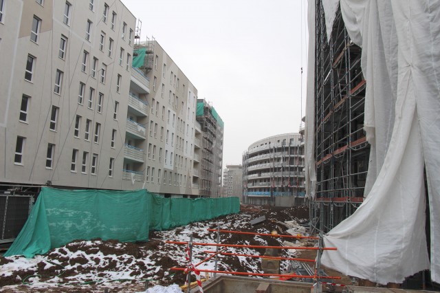 Passage entre le Belv&eacute;d&egrave;re et la Villa 1 - Au-dessous, la dalle de parking qui s'est affaiss&eacute;e