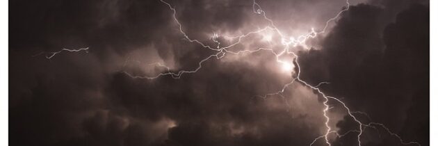 L&rsquo;orage sur Paris photographi&eacute; du Fort d&rsquo;Issy
