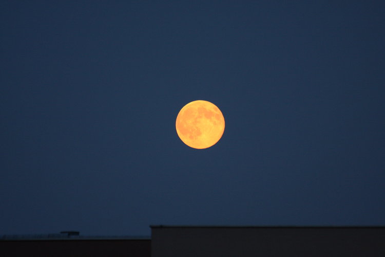 La Lune se lève sur Le Fort
