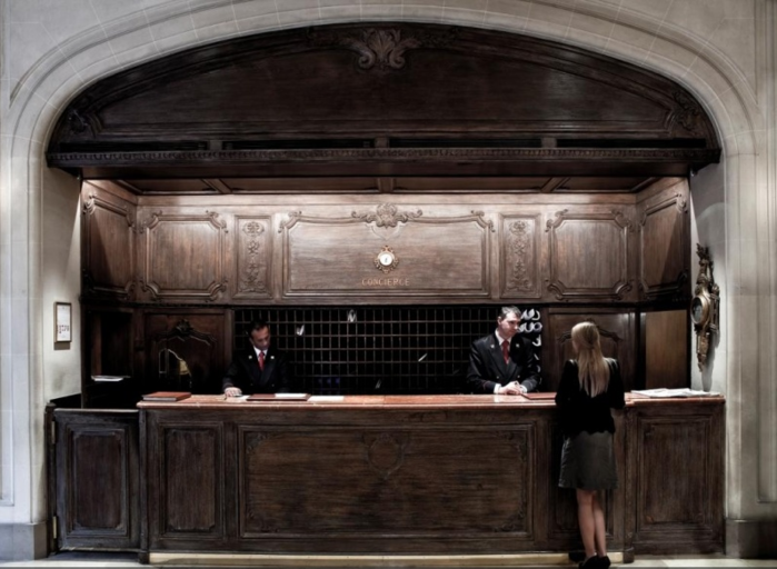 Conciergerie Plaza Athénée.png
